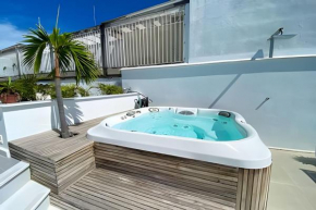 HR.334 - Luxuosa cobertura com 2 suítes e jacuzzi para alugar em Ipanema posto 8